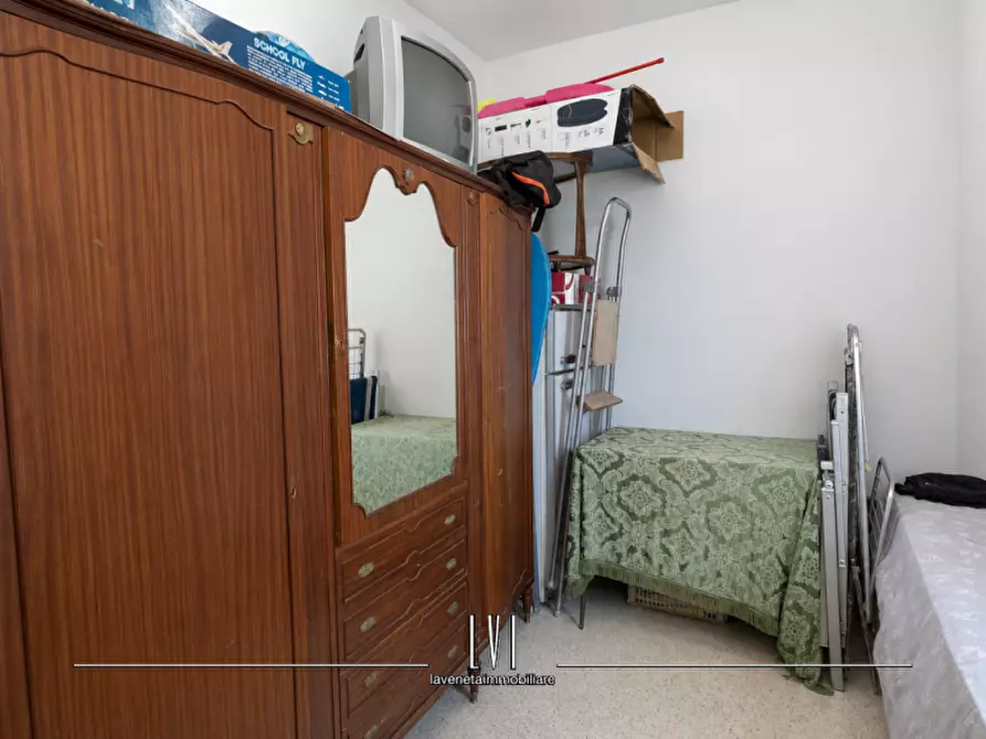 Immagine 29 di Appartamento in vendita  in via Andrea Bafile 9° accesso al mare n.14 a Jesolo