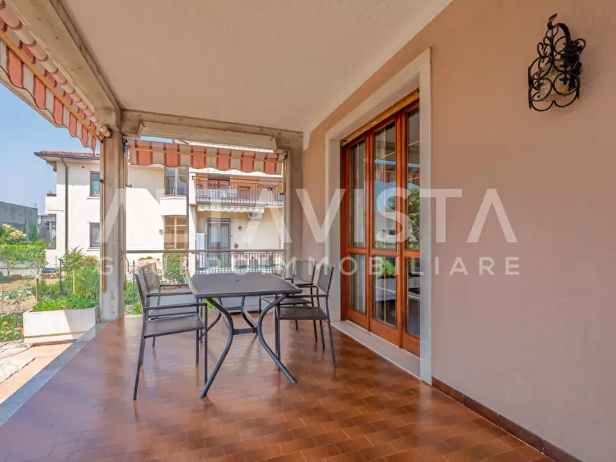 Immagine 5 di Villa in vendita  in Via avogradro a Rezzato