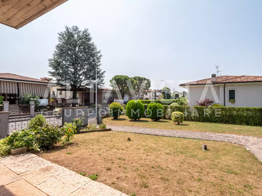 Immagine 6 di Villa in vendita  in Via avogradro a Rezzato