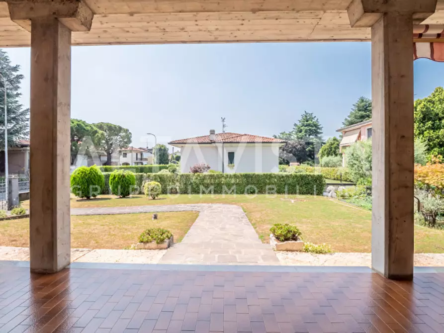 Immagine 7 di Villa in vendita  in Via avogradro a Rezzato
