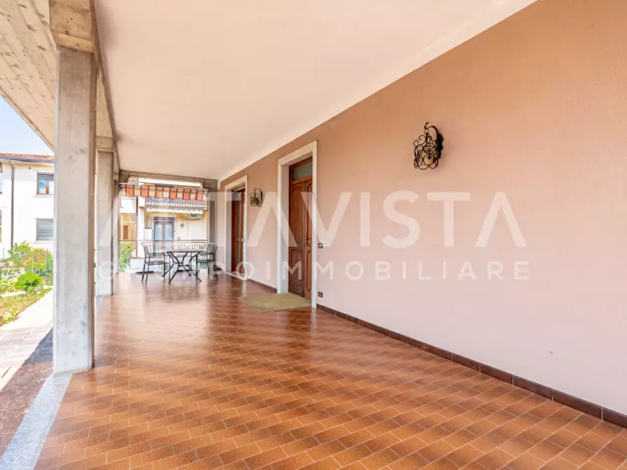 Immagine 8 di Villa in vendita  in Via avogradro a Rezzato