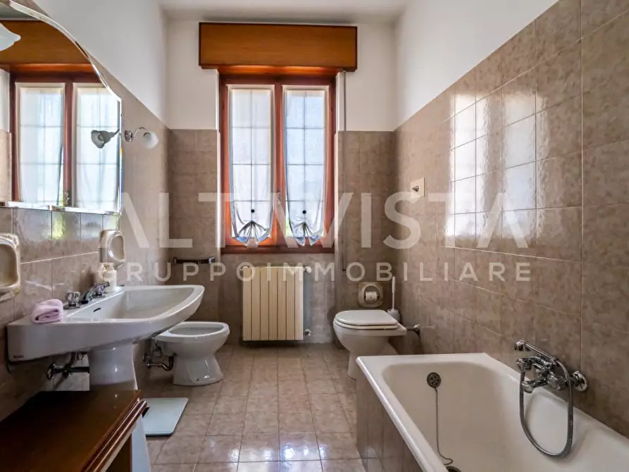 Immagine 26 di Villa in vendita  in Via avogradro a Rezzato