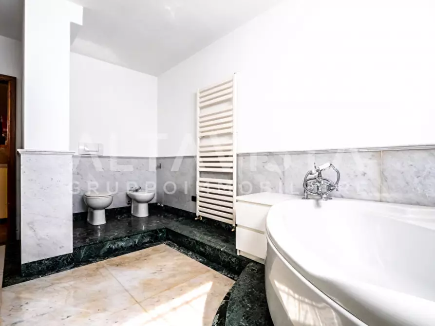 Immagine 43 di Villa in vendita  in Via avogradro a Rezzato