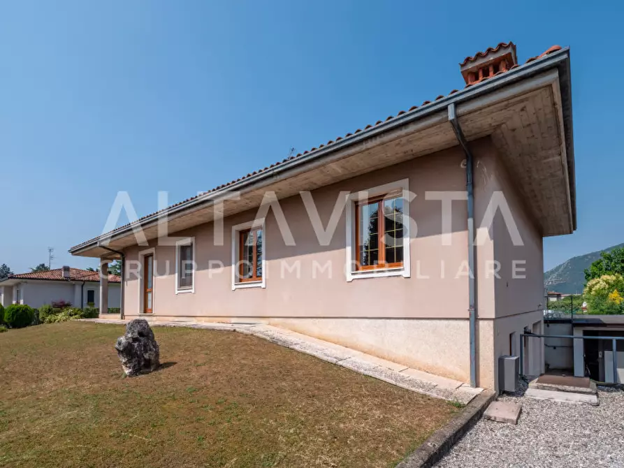 Immagine 55 di Villa in vendita  in Via avogradro a Rezzato