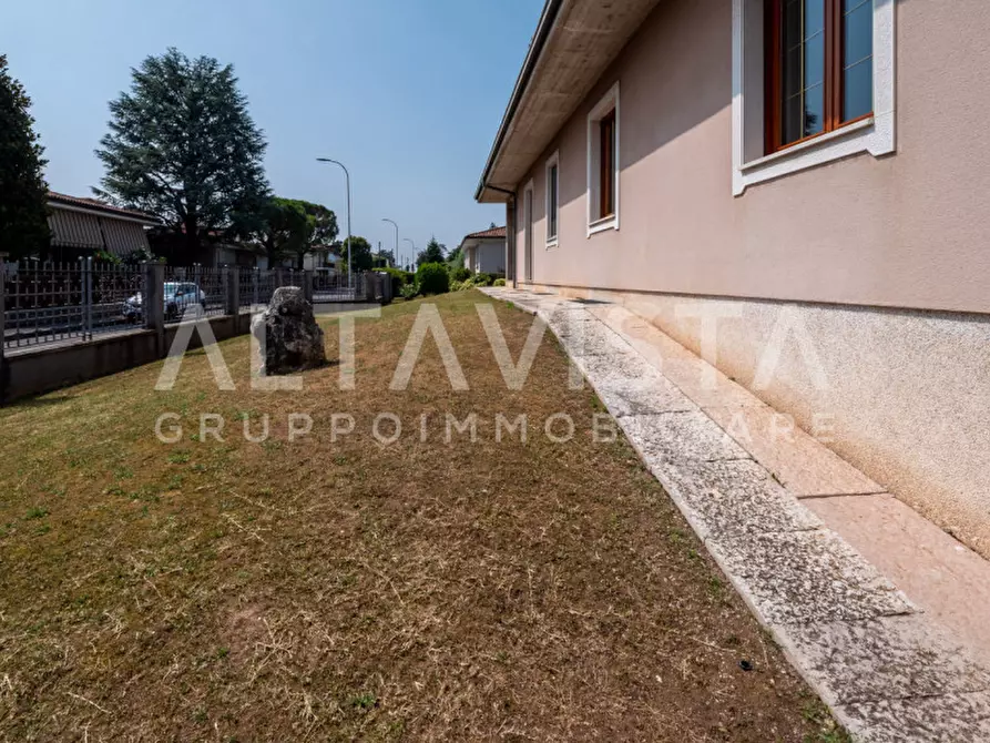 Immagine 56 di Villa in vendita  in Via avogradro a Rezzato