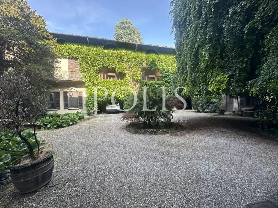 Immagine 2 di Villa in vendita  in VIA DIAZ a Alzate Brianza