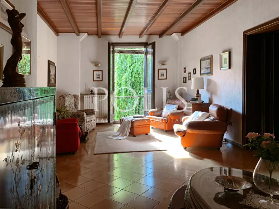 Immagine 10 di Villa in vendita  in VIA DIAZ a Alzate Brianza