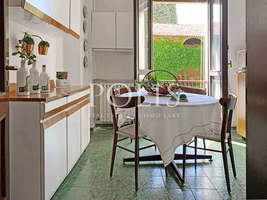 Immagine 17 di Villa in vendita  in VIA DIAZ a Alzate Brianza