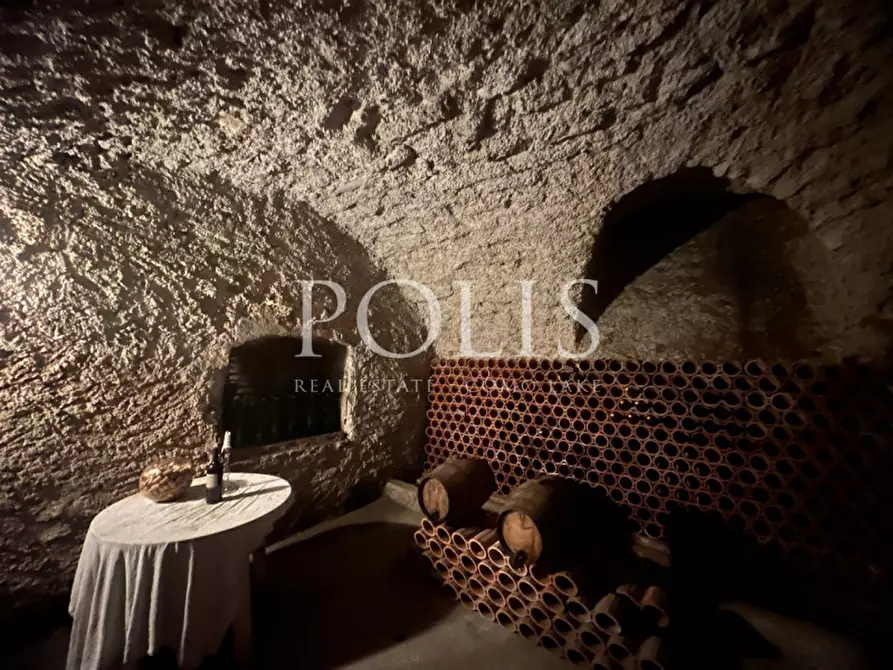 Immagine 25 di Villa in vendita  in VIA DIAZ a Alzate Brianza