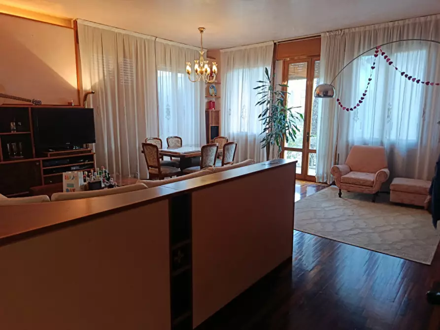 Immagine 1 di Villa in affitto  a Padova