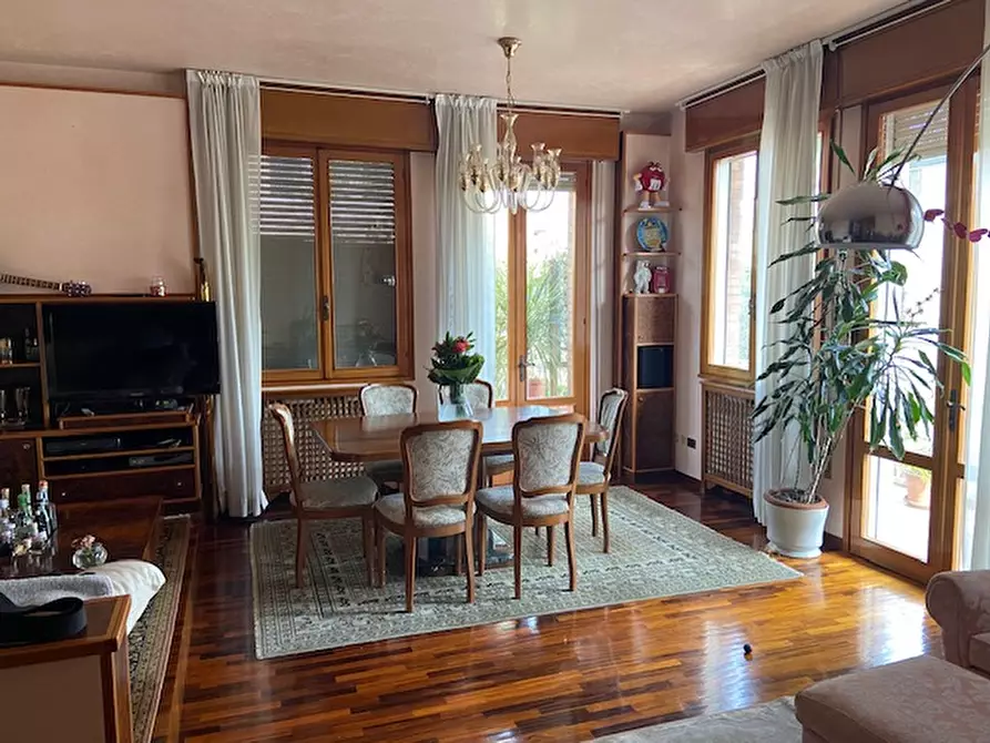 Immagine 25 di Villa in affitto  a Padova