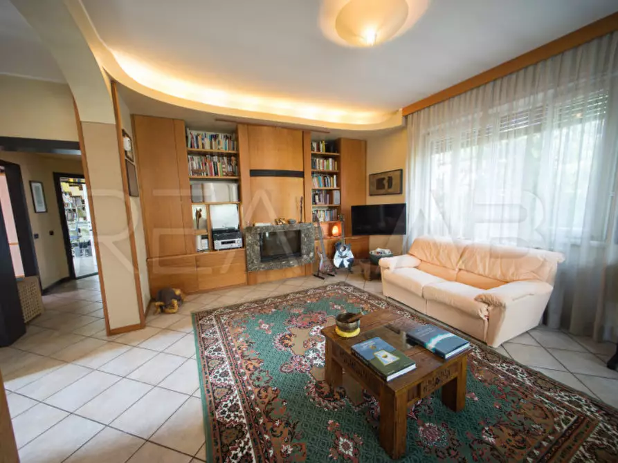 Immagine 7 di Villa in vendita  in Via San Giovanni Bosco 15 a Lambrugo