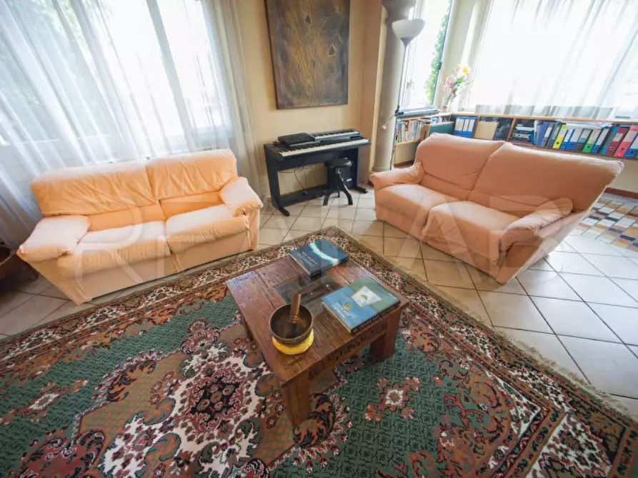 Immagine 10 di Villa in vendita  in Via San Giovanni Bosco 15 a Lambrugo