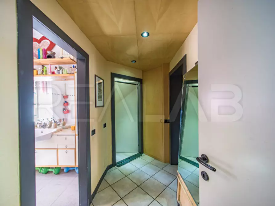 Immagine 17 di Villa in vendita  in Via San Giovanni Bosco 15 a Lambrugo