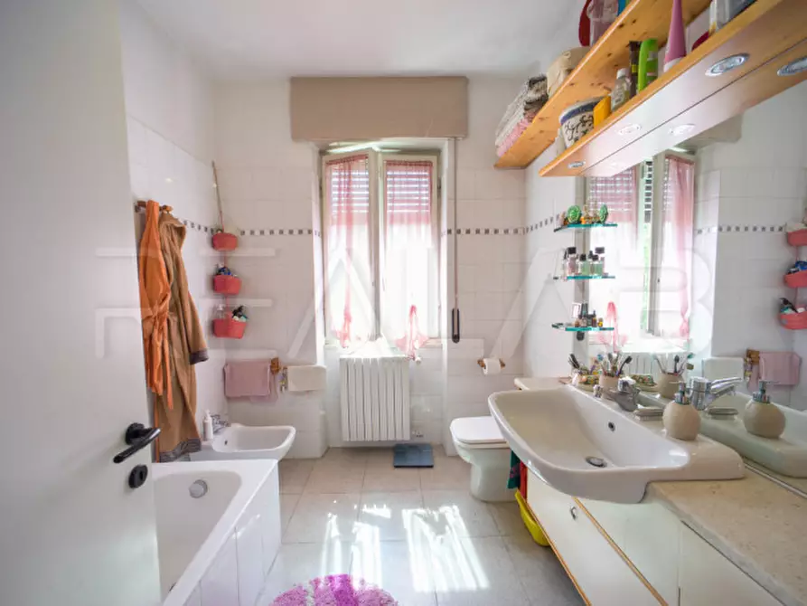 Immagine 18 di Villa in vendita  in Via San Giovanni Bosco 15 a Lambrugo