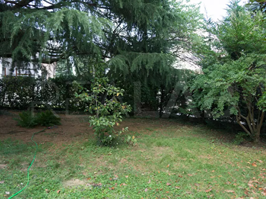 Immagine 40 di Villa in vendita  in Via San Giovanni Bosco 15 a Lambrugo