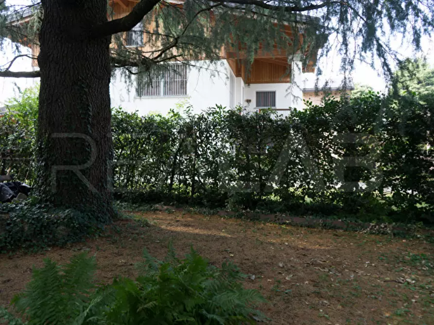 Immagine 44 di Villa in vendita  in Via San Giovanni Bosco 15 a Lambrugo
