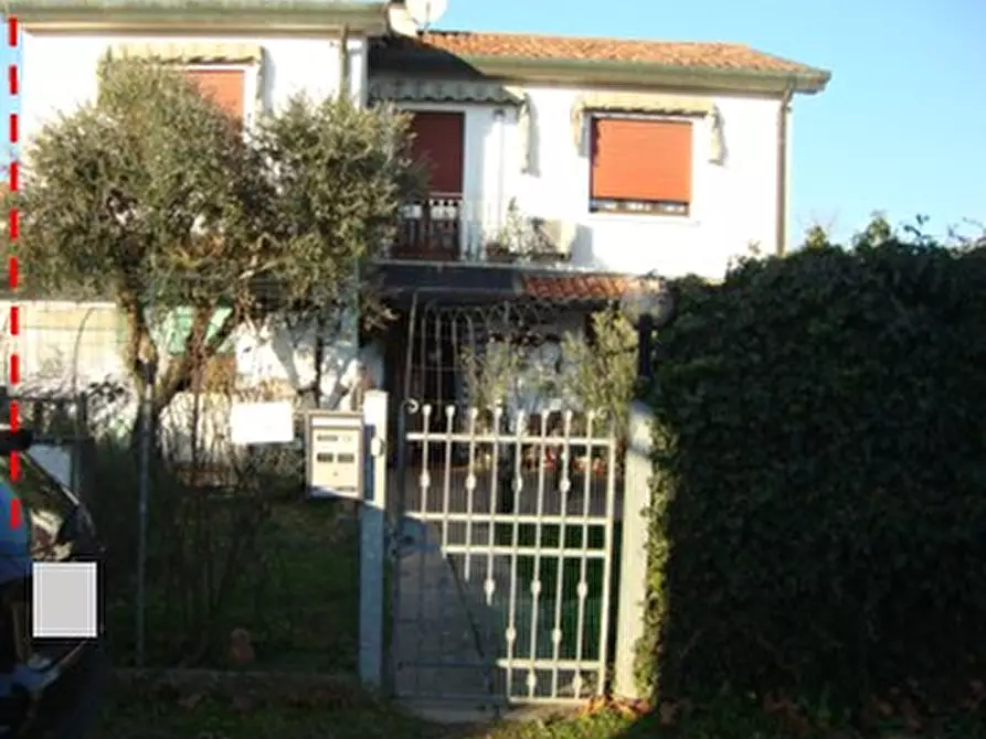 Immagine 2 di Casa indipendente in vendita  in Via Milan 6 a Zero Branco