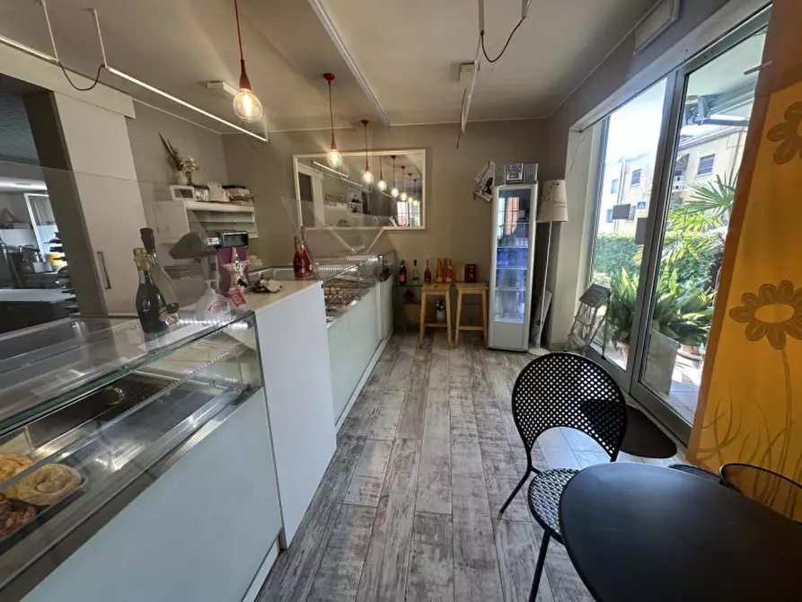 Immagine 5 di Attività commerciale in vendita  in Via Giacomo Matteotti 58 a Argenta
