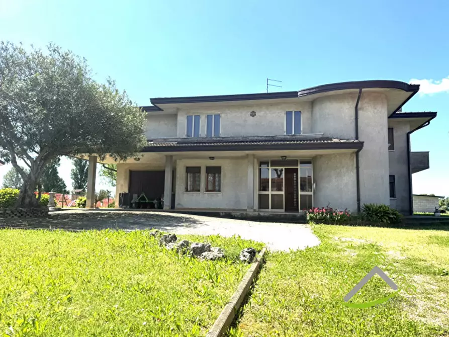 Immagine 1 di Casa indipendente in vendita  in Via Piave a Campolongo Maggiore