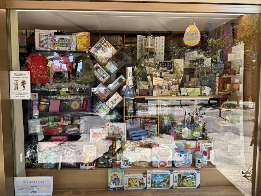 Immagine 4 di Attività commerciale in vendita  a Padova