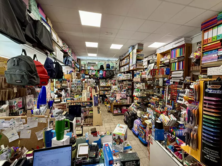 Immagine 6 di Attività commerciale in vendita  a Padova