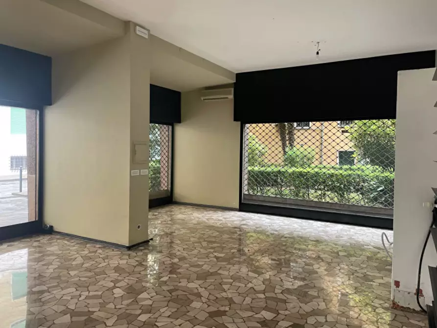 Immagine 2 di Negozio in affitto  in Via Altinate a Padova