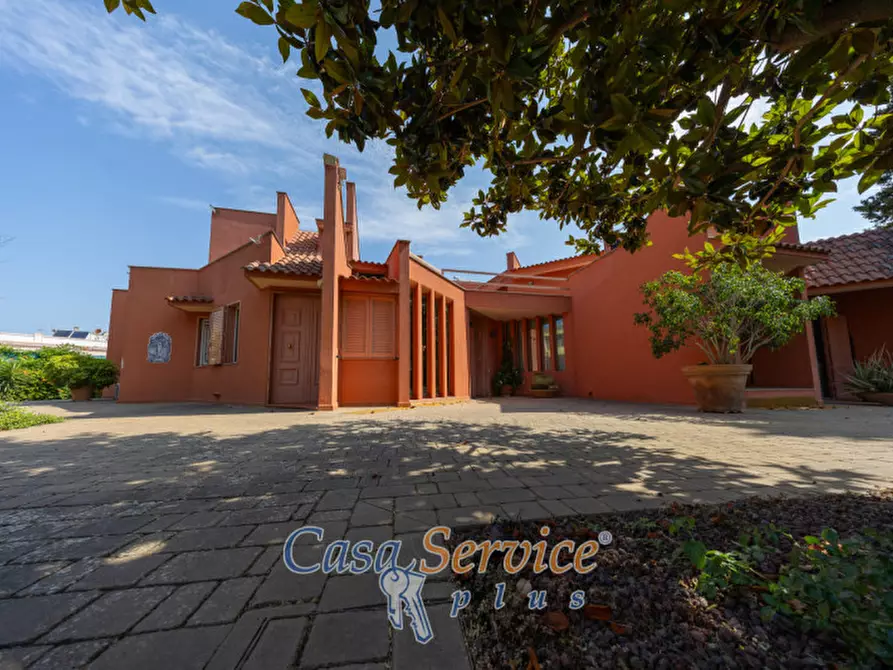 Immagine 1 di Villa in vendita  in Via Giuseppe Garibaldi a Alezio