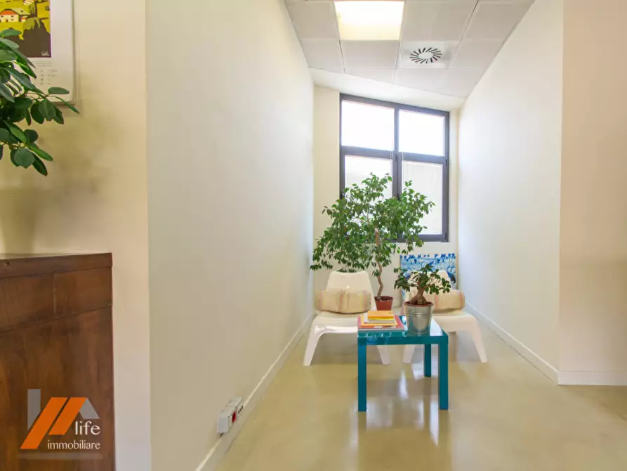 Immagine 1 di Laboratorio in vendita  in via del progresso a Monticello Conte Otto