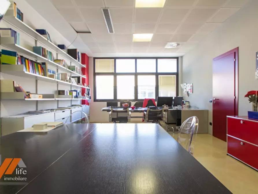 Immagine 7 di Laboratorio in vendita  in via del progresso a Monticello Conte Otto