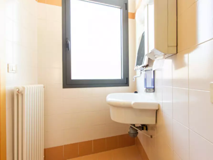 Immagine 17 di Laboratorio in vendita  in via del progresso a Monticello Conte Otto