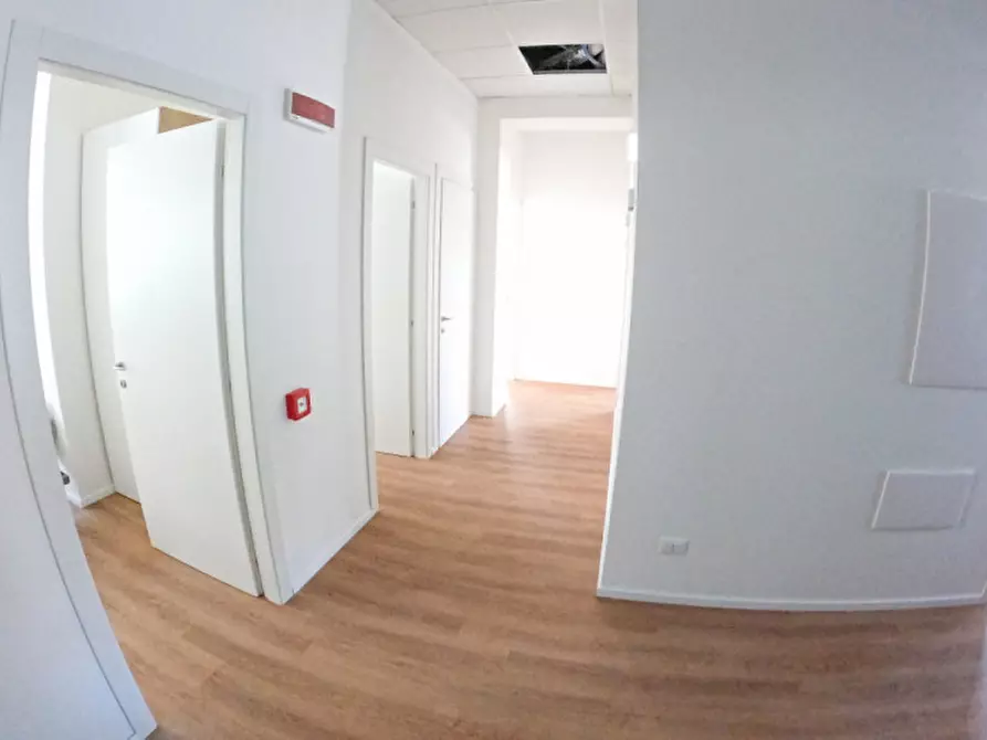 Immagine 7 di Camera in vendita  in Via XXV Aprile 2 a Ancona