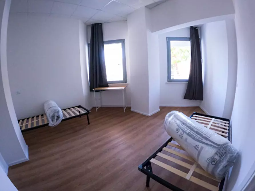 Immagine 9 di Camera in vendita  in Via XXV Aprile 2 a Ancona
