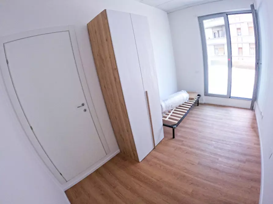 Immagine 15 di Camera in vendita  in Via XXV Aprile 2 a Ancona