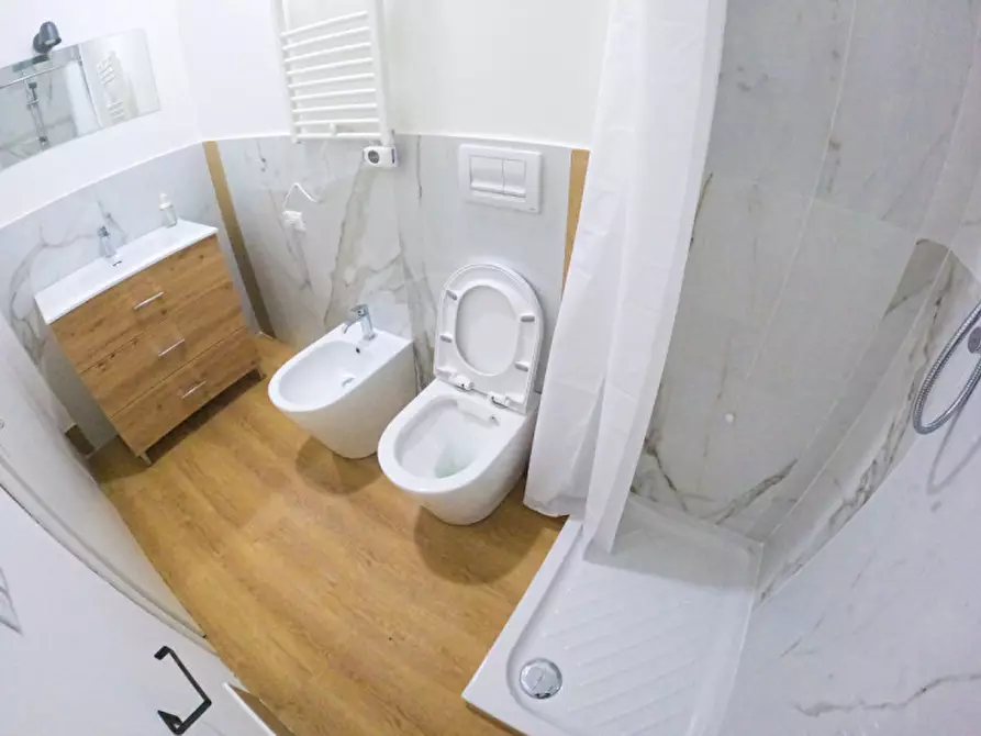 Immagine 20 di Camera in vendita  in Via XXV Aprile 2 a Ancona