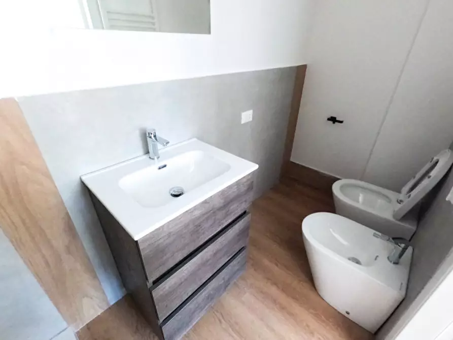 Immagine 23 di Camera in vendita  in Via XXV Aprile 2 a Ancona