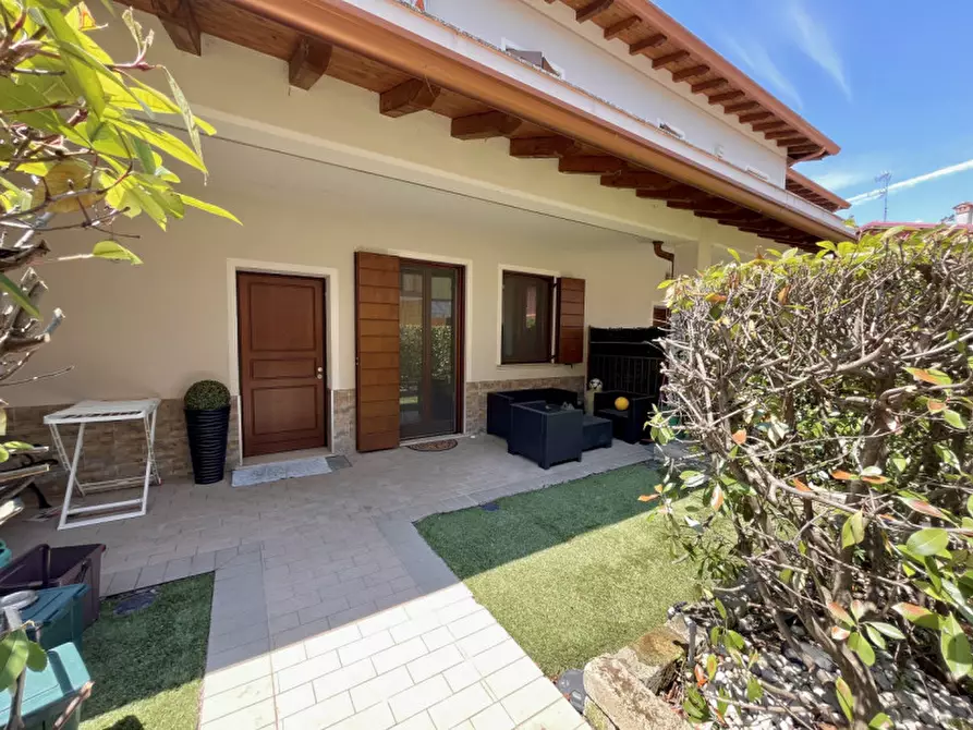 Immagine 1 di Villetta a schiera in vendita  in via s. martino a Montichiari