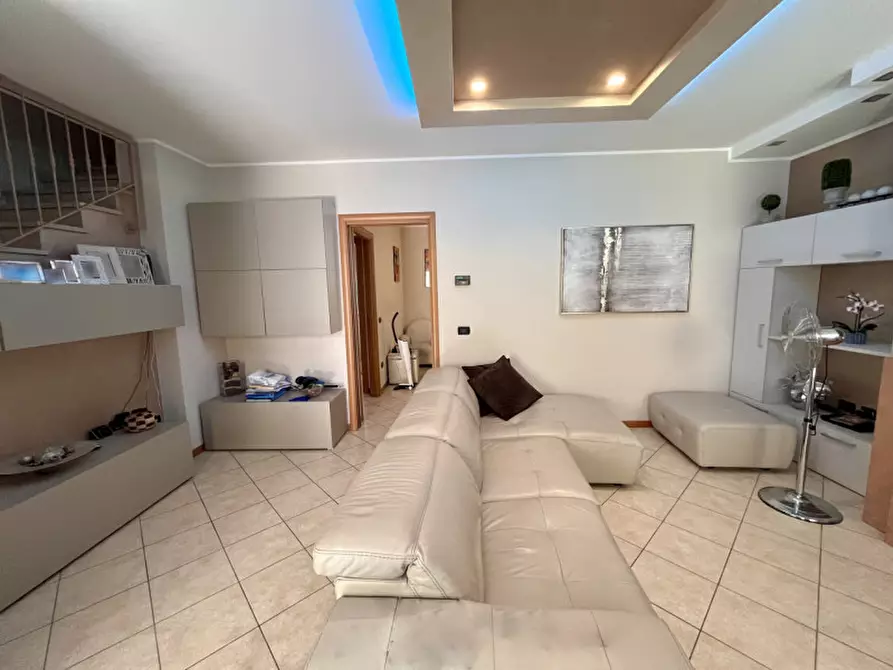 Immagine 4 di Villetta a schiera in vendita  in via s. martino a Montichiari