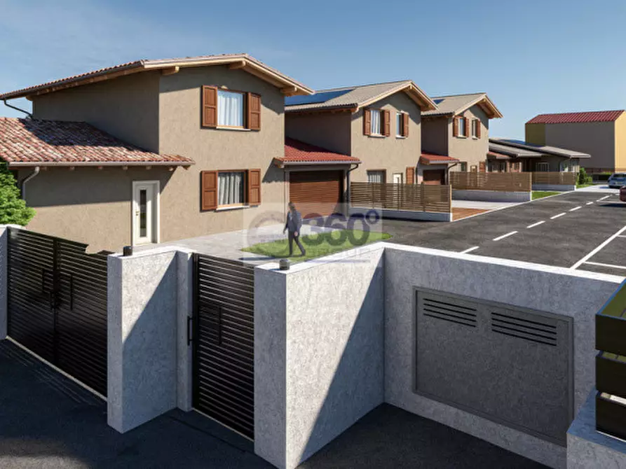 Immagine 2 di Villa in vendita  in Via Carpineto a Ome