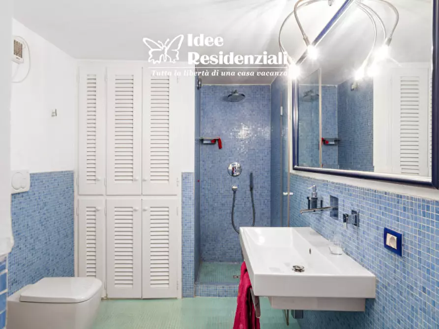 Immagine 26 di Appartamento in vendita  in via punta lada a Olbia