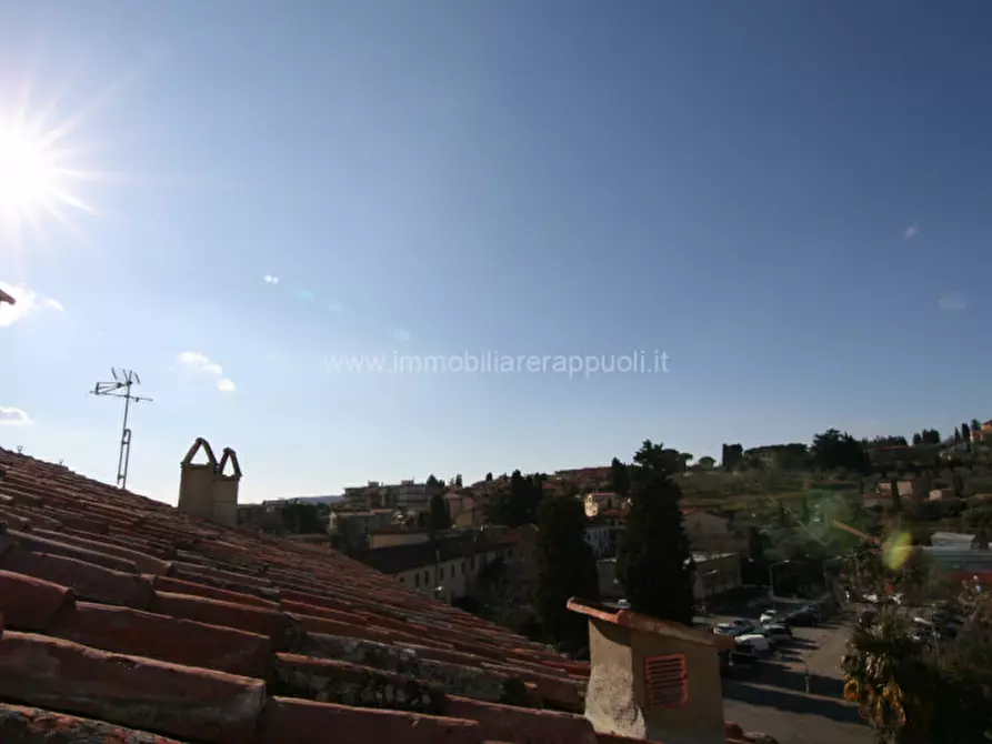 Immagine 12 di Appartamento in vendita  a Sinalunga