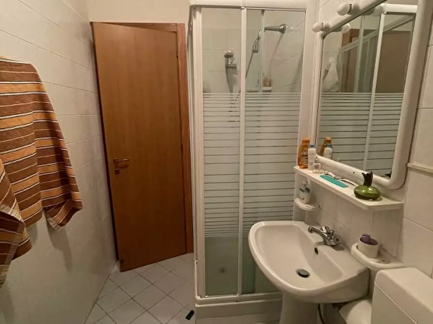 Immagine 11 di Appartamento in vendita  a Senigallia