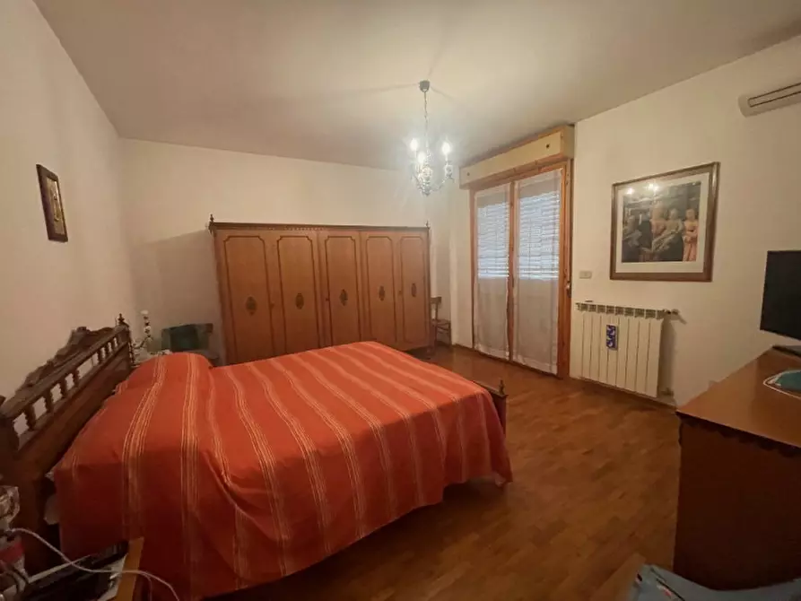 Immagine 16 di Appartamento in vendita  a Senigallia