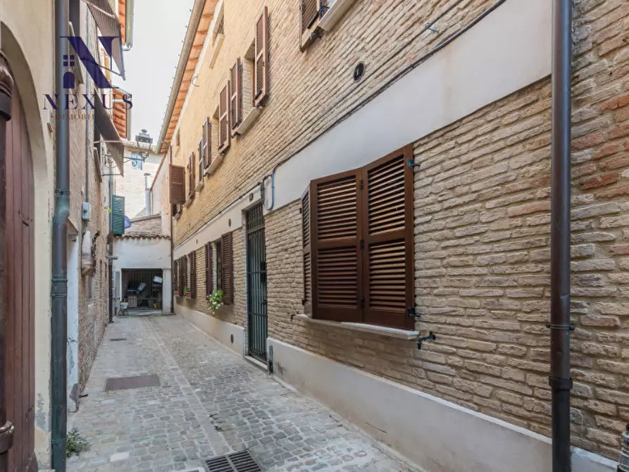 Immagine 2 di Appartamento in vendita  a Fano