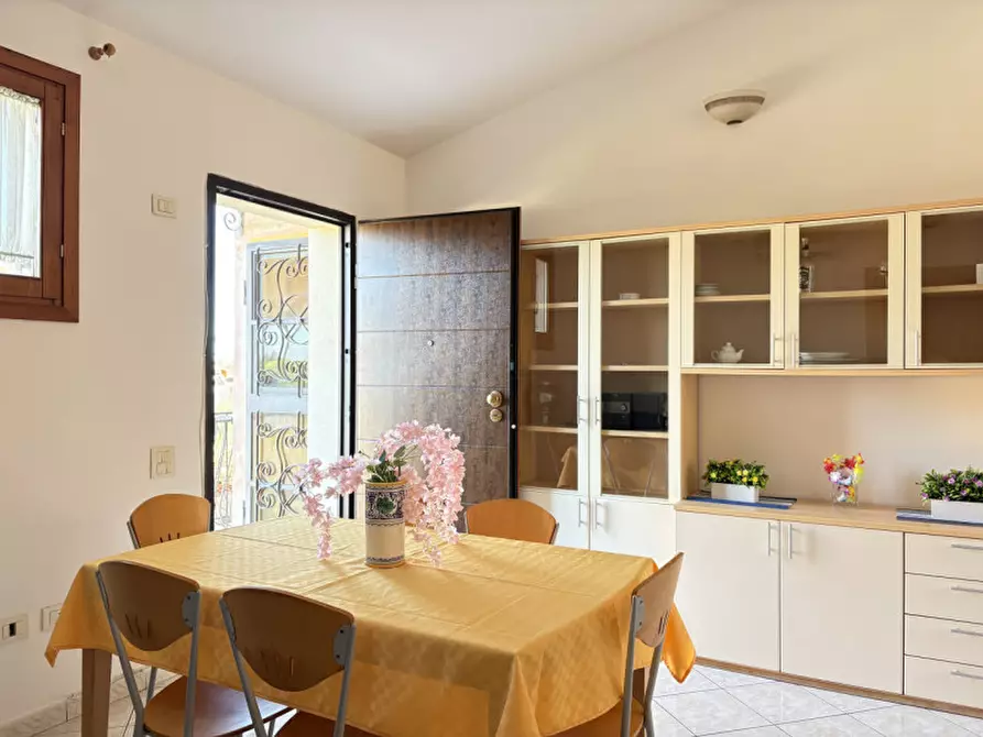 Immagine 3 di Appartamento in vendita  in Via Levante n°6 a Pula