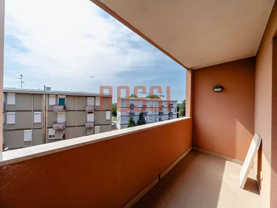 Immagine 5 di Appartamento in vendita  in VIA MONTANARI a Monza