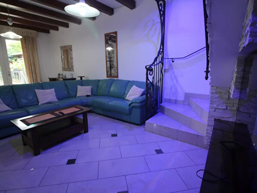 Immagine 10 di Villetta a schiera in vendita  in Via Verga a Torre Di Mosto