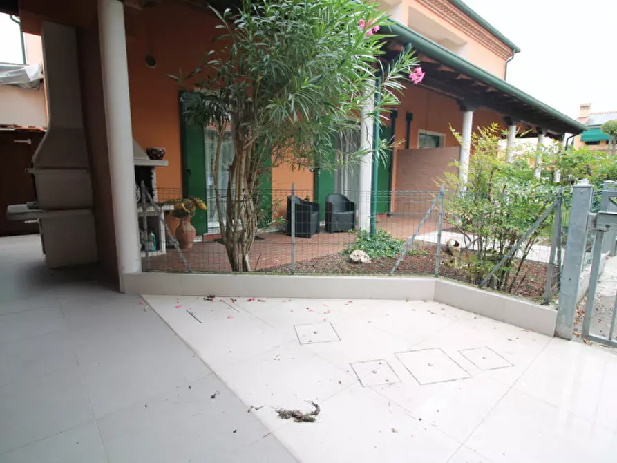 Immagine 20 di Villetta a schiera in vendita  in Via Verga a Torre Di Mosto