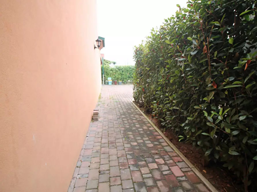 Immagine 24 di Villetta a schiera in vendita  in Via Verga a Torre Di Mosto