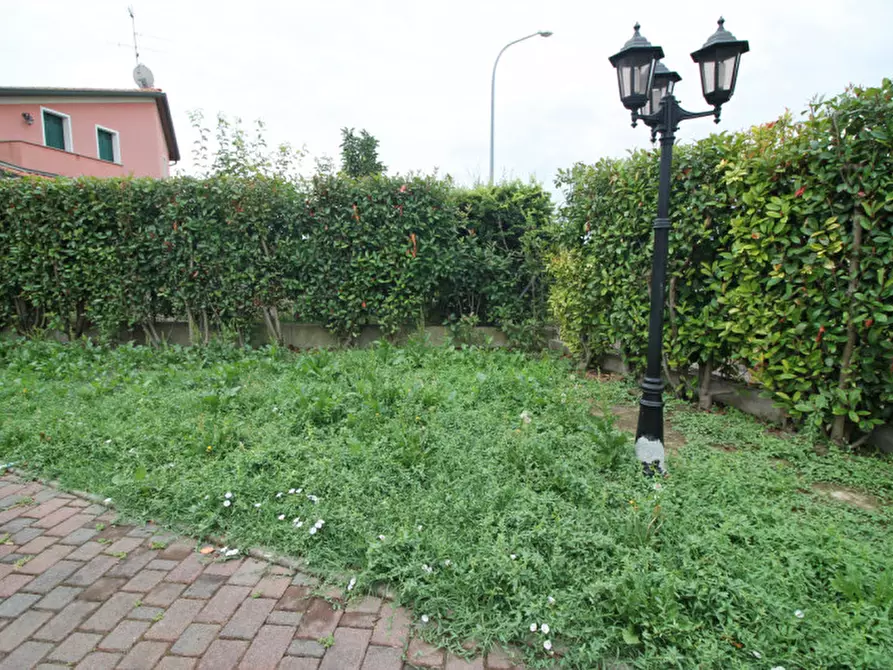 Immagine 49 di Villetta a schiera in vendita  in Via Verga a Torre Di Mosto